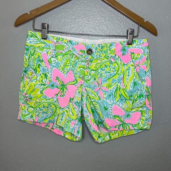 Lilly Pulitzer Pants - Lilly Pulitzer Callahan Shorts Size 2 – Pink Floral Tropical Print